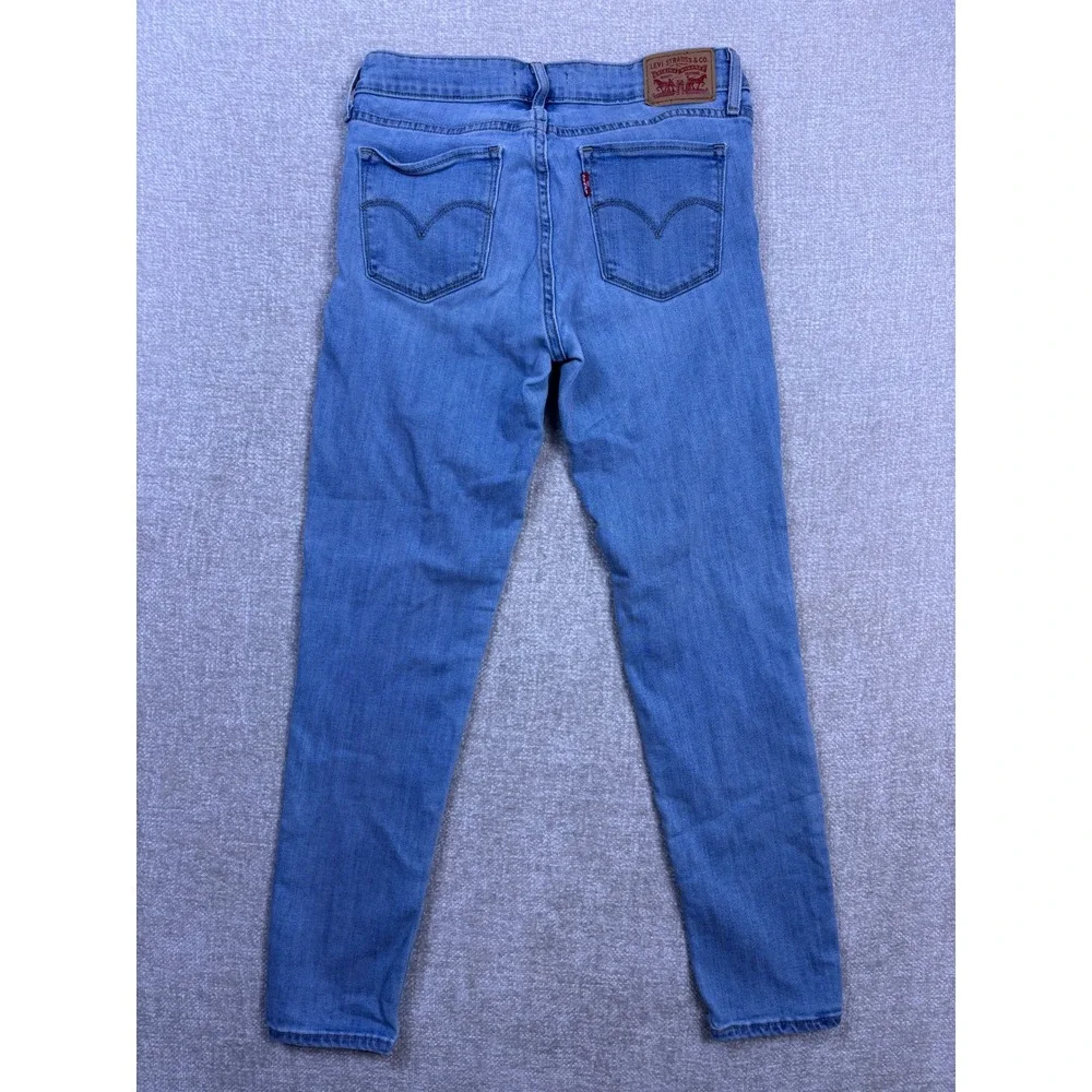 Levis levis 711